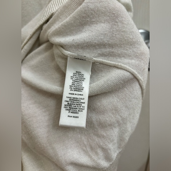 Express Women’s Cashmere Blend Ivory Cold Shoulder Tunic Sweater Medium - Picture 6 of 10